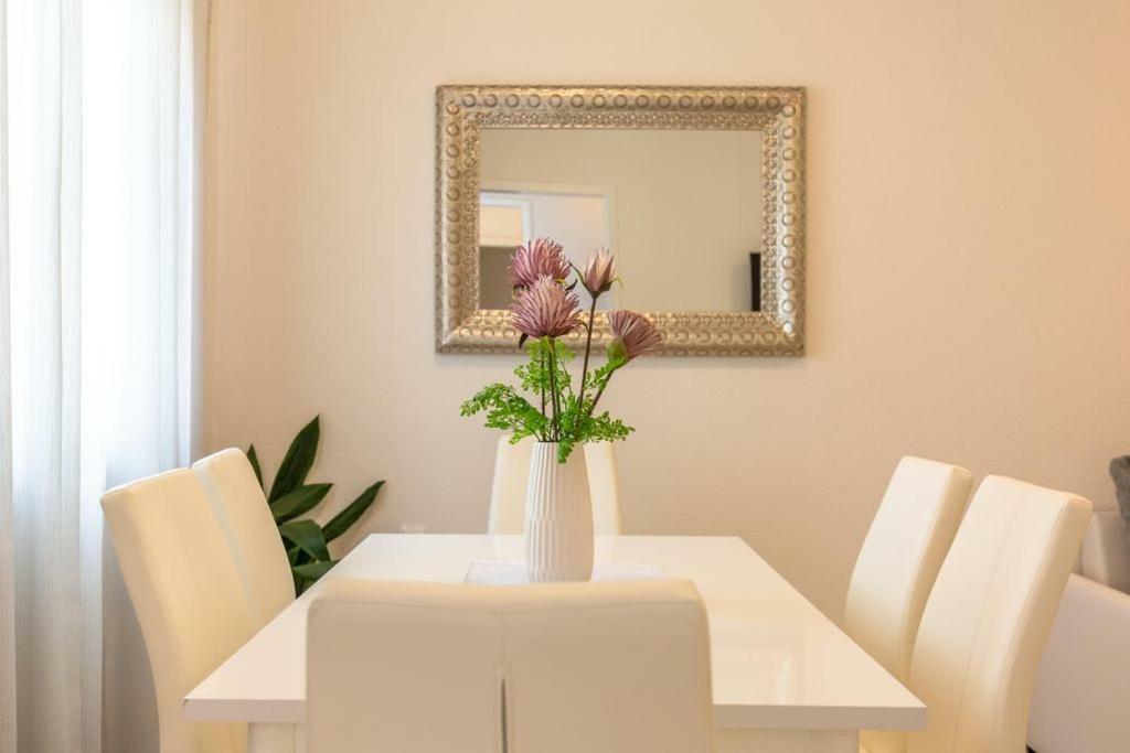מאקרסקה Tatijana Holiday Apartments מראה חיצוני תמונה